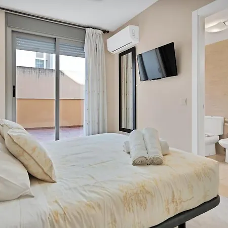 Apartment Con Terraza Y Piscina En Puerto Marina - Mistral *